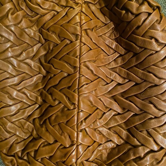 GENUINE ELIE TAHARI 100% LEATHER TOTE - Picture 6 of 10